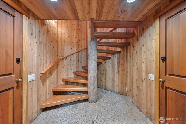 211 LaVerne Drive, Kalama, WA 98625