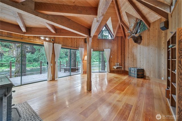 211 LaVerne Drive, Kalama, WA 98625