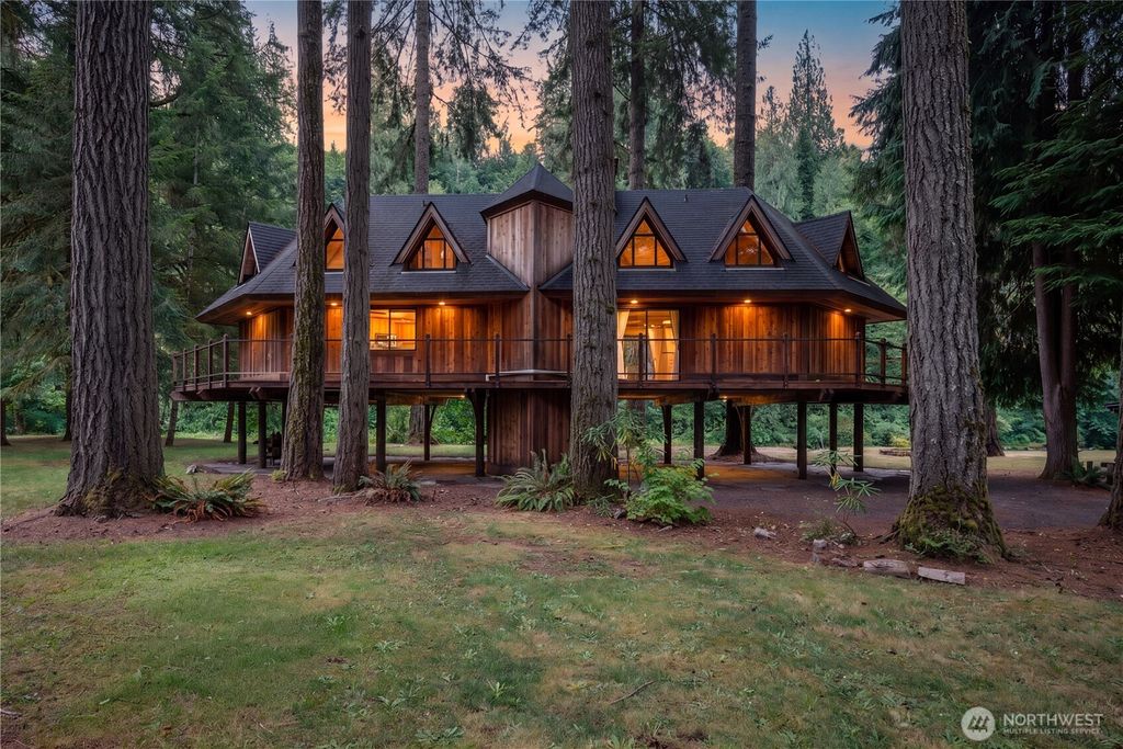211 LaVerne Drive, Kalama, WA 98625