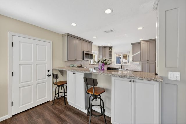 8057 Sunset Ave, Fair Oaks, CA 95628