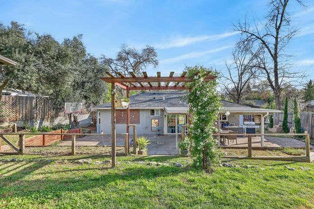 8057 Sunset Ave, Fair Oaks, CA 95628