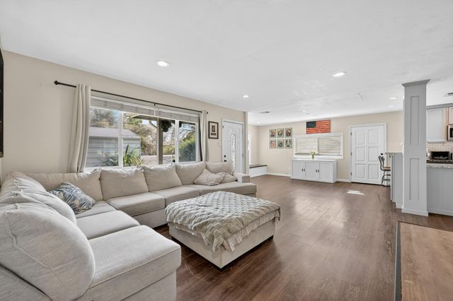 8057 Sunset Ave, Fair Oaks, CA 95628