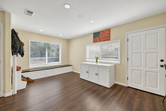 8057 Sunset Ave, Fair Oaks, CA 95628