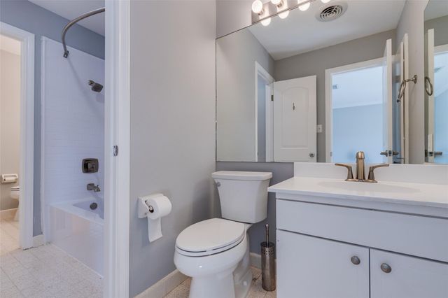 6339 Briar Rose Drive 144, Houston, TX 77057