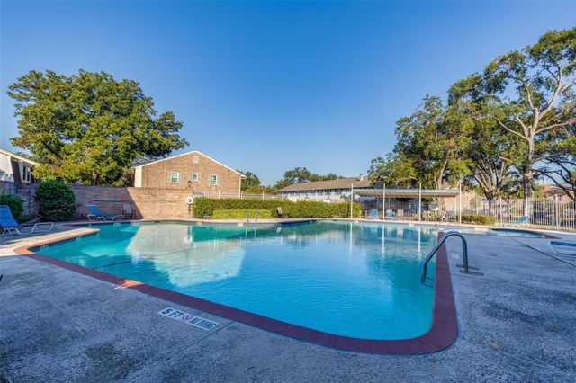 6339 Briar Rose Drive 144, Houston, TX 77057