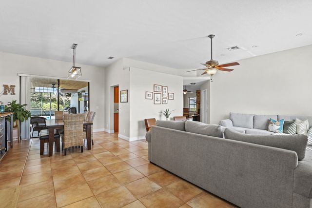 3679 Woods Walk Boulevard, Lake Worth, FL 33467