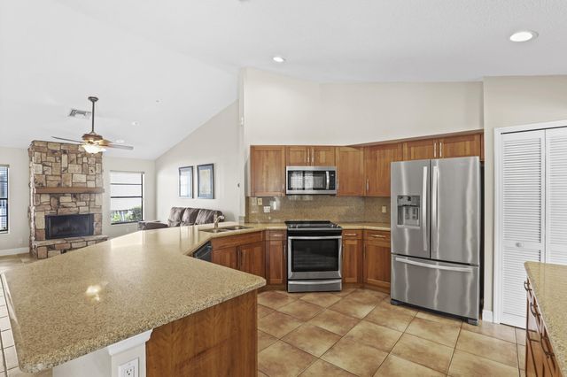 3679 Woods Walk Boulevard, Lake Worth, FL 33467