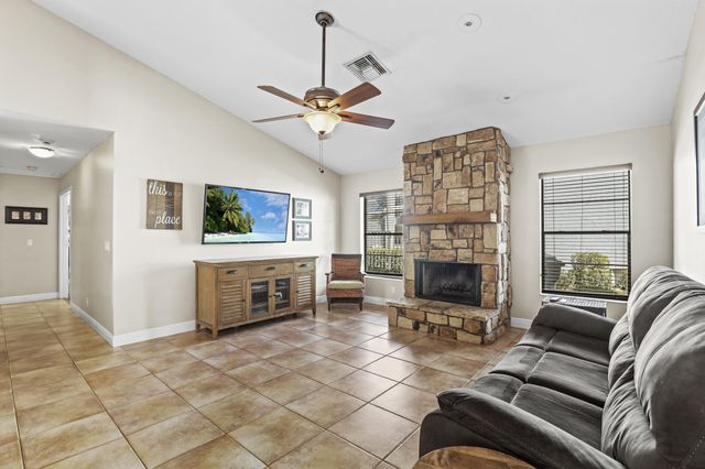 3679 Woods Walk Boulevard, Lake Worth, FL 33467