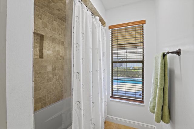 3679 Woods Walk Boulevard, Lake Worth, FL 33467