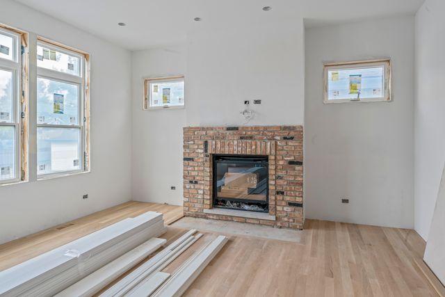 286 N Indiana Avenue, Elmhurst, IL 60126