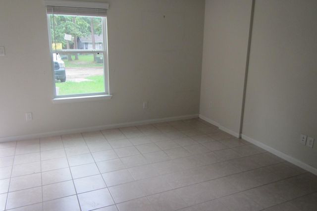 28612 Netawaka, Huntsville, TX 77320