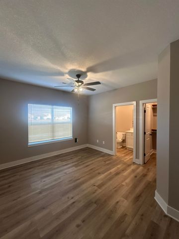 6820-6822 W White Pine, Wichita, KS 67205