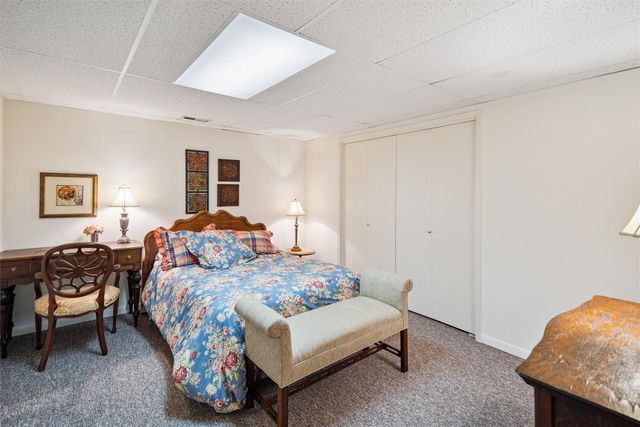 8112 Cobblestone Road, Urbandale, IA 50322