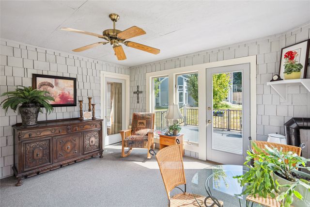 8112 Cobblestone Road, Urbandale, IA 50322