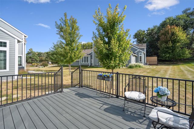 8112 Cobblestone Road, Urbandale, IA 50322