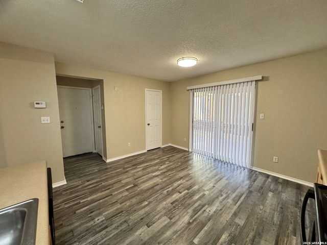2218 Bedford Stage, San Antonio, TX 78213