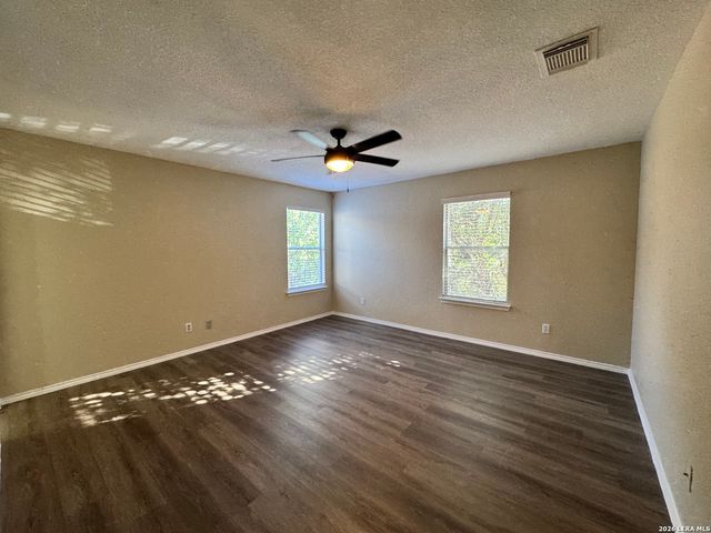 2218 Bedford Stage, San Antonio, TX 78213
