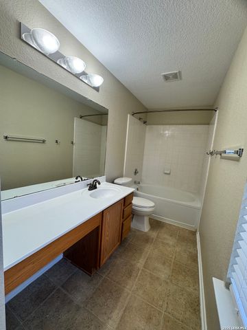 2218 Bedford Stage, San Antonio, TX 78213