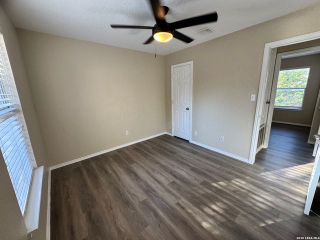 2218 Bedford Stage, San Antonio, TX 78213