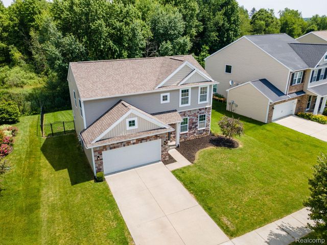 425 Knollwood Drive, Brandon Charter Township, MI 48462