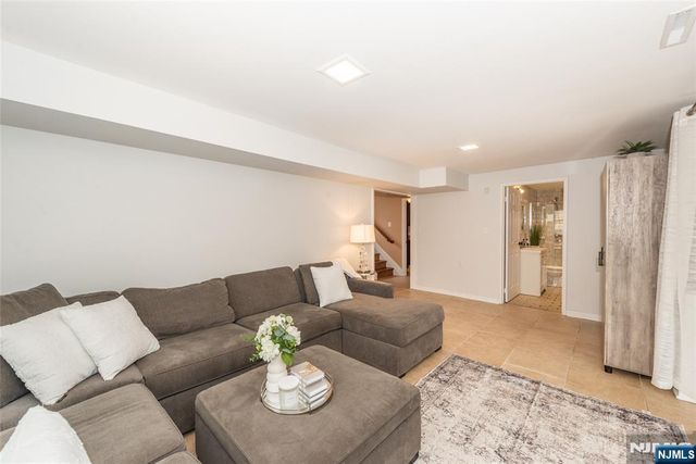 131 Horseneck Road, Fairfield, NJ 07004