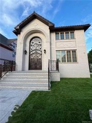 353 E 17th Street, Brooklyn, NY 11226