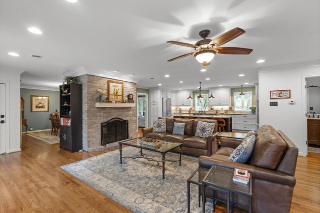 1004 Perkins Ln, Franklin, TN 37069