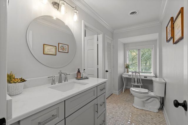 1004 Perkins Ln, Franklin, TN 37069