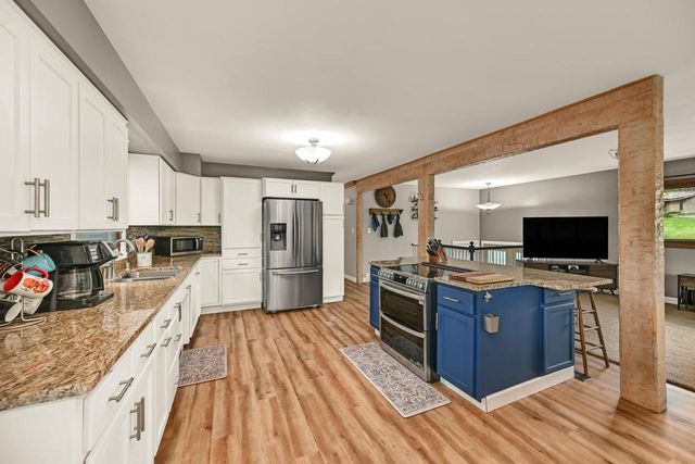 1661 Manchester DRIVE, Grafton, WI 53024