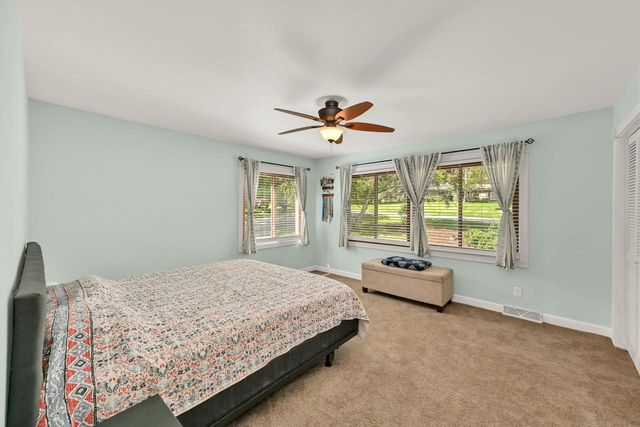 1661 Manchester DRIVE, Grafton, WI 53024