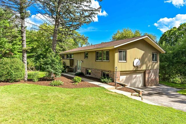 1661 Manchester DRIVE, Grafton, WI 53024