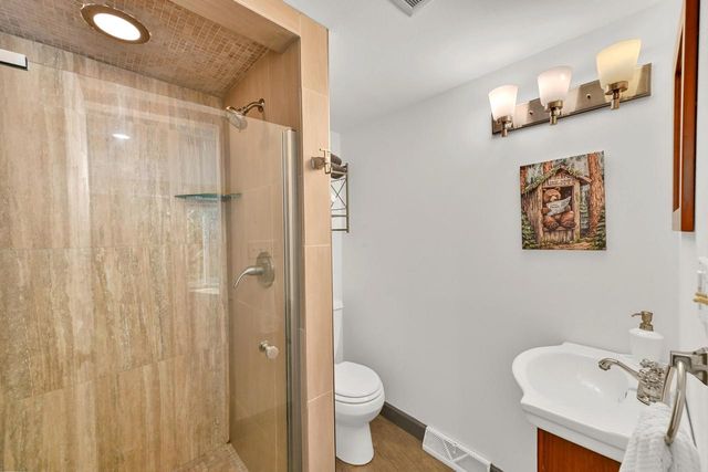 1661 Manchester DRIVE, Grafton, WI 53024