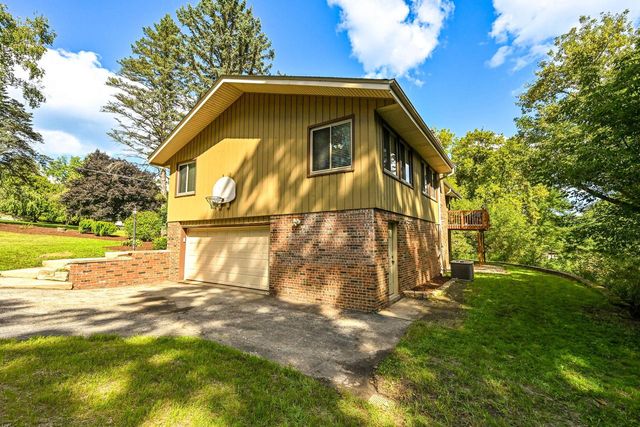 1661 Manchester DRIVE, Grafton, WI 53024