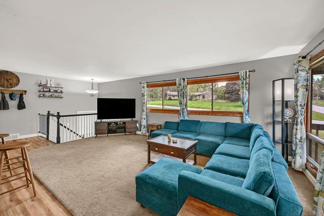 1661 Manchester DRIVE, Grafton, WI 53024