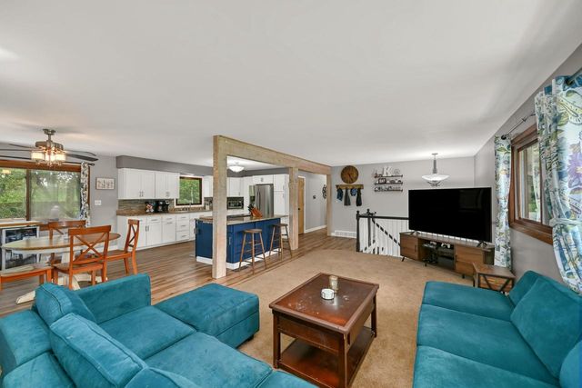 1661 Manchester DRIVE, Grafton, WI 53024