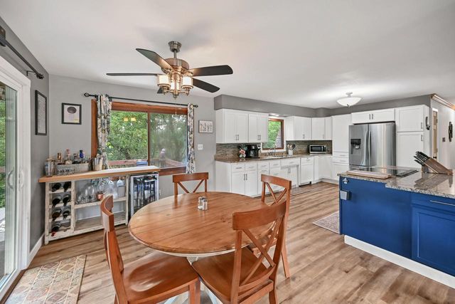 1661 Manchester DRIVE, Grafton, WI 53024