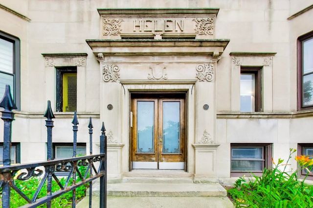 923 W Irving Park Road 2E, Chicago, IL 60613