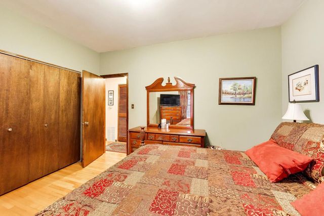 923 W Irving Park Road 2E, Chicago, IL 60613