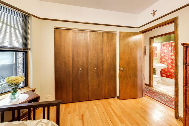 923 W Irving Park Road 2E, Chicago, IL 60613