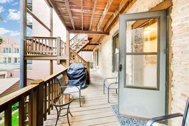 923 W Irving Park Road 2E, Chicago, IL 60613