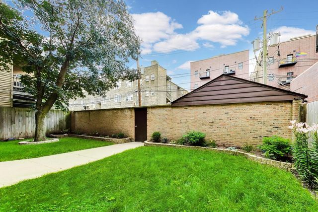 923 W Irving Park Road 2E, Chicago, IL 60613