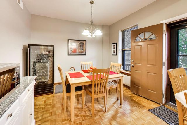 923 W Irving Park Road 2E, Chicago, IL 60613