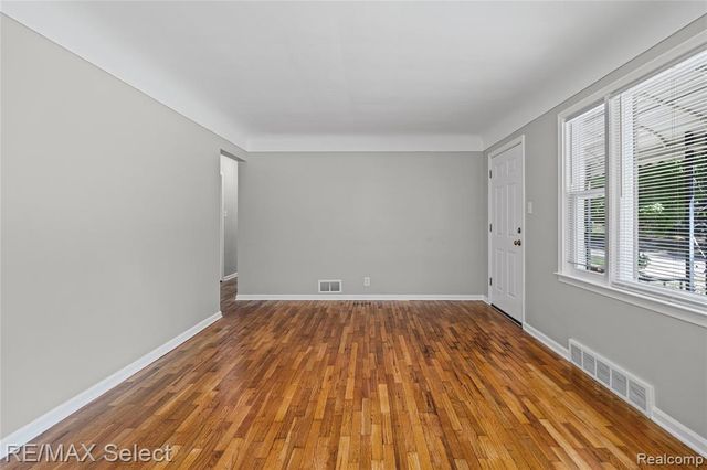 1920 Greenbrook Lane, Flint, MI 48507
