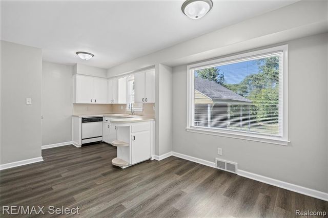 1920 Greenbrook Lane, Flint, MI 48507