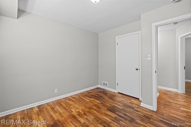1920 Greenbrook Lane, Flint, MI 48507