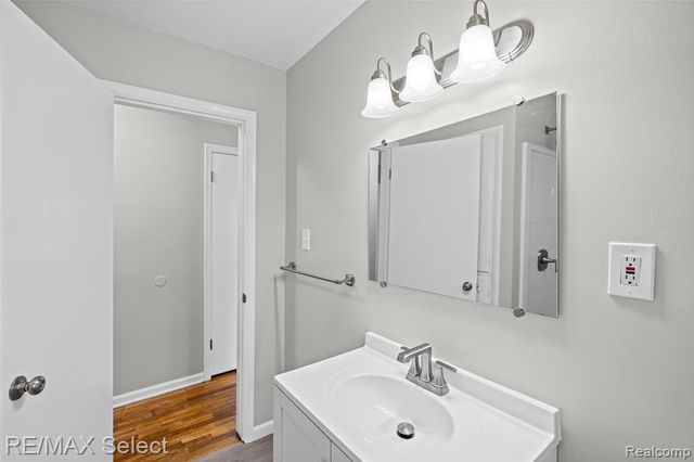 1920 Greenbrook Lane, Flint, MI 48507