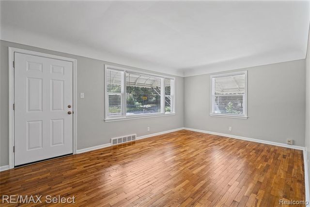 1920 Greenbrook Lane, Flint, MI 48507