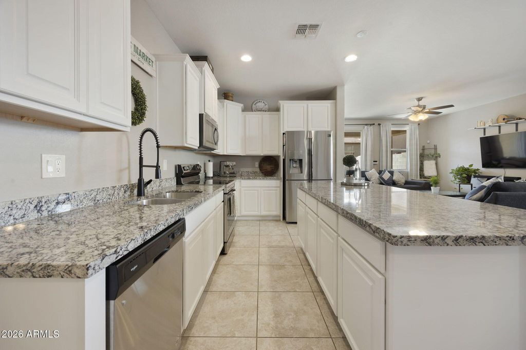 18259 W IDA Lane, Surprise, AZ 85387 — photo 3
