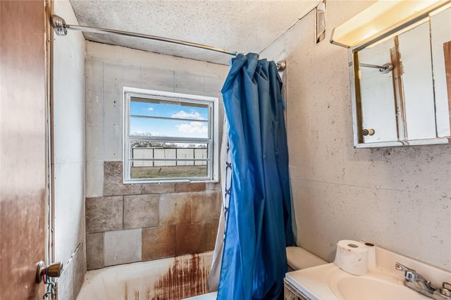 107 Leaning Oaks Street, Somerville, TX 77879