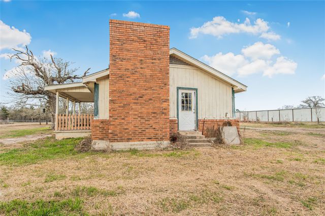 107 Leaning Oaks Street, Somerville, TX 77879